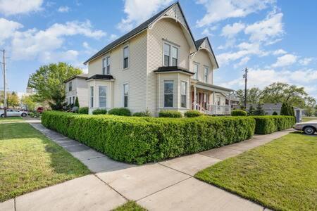 Spacious Upstairs 1Bed- Walking Distance To Beach Outlet Mall Michigan City Exterior foto