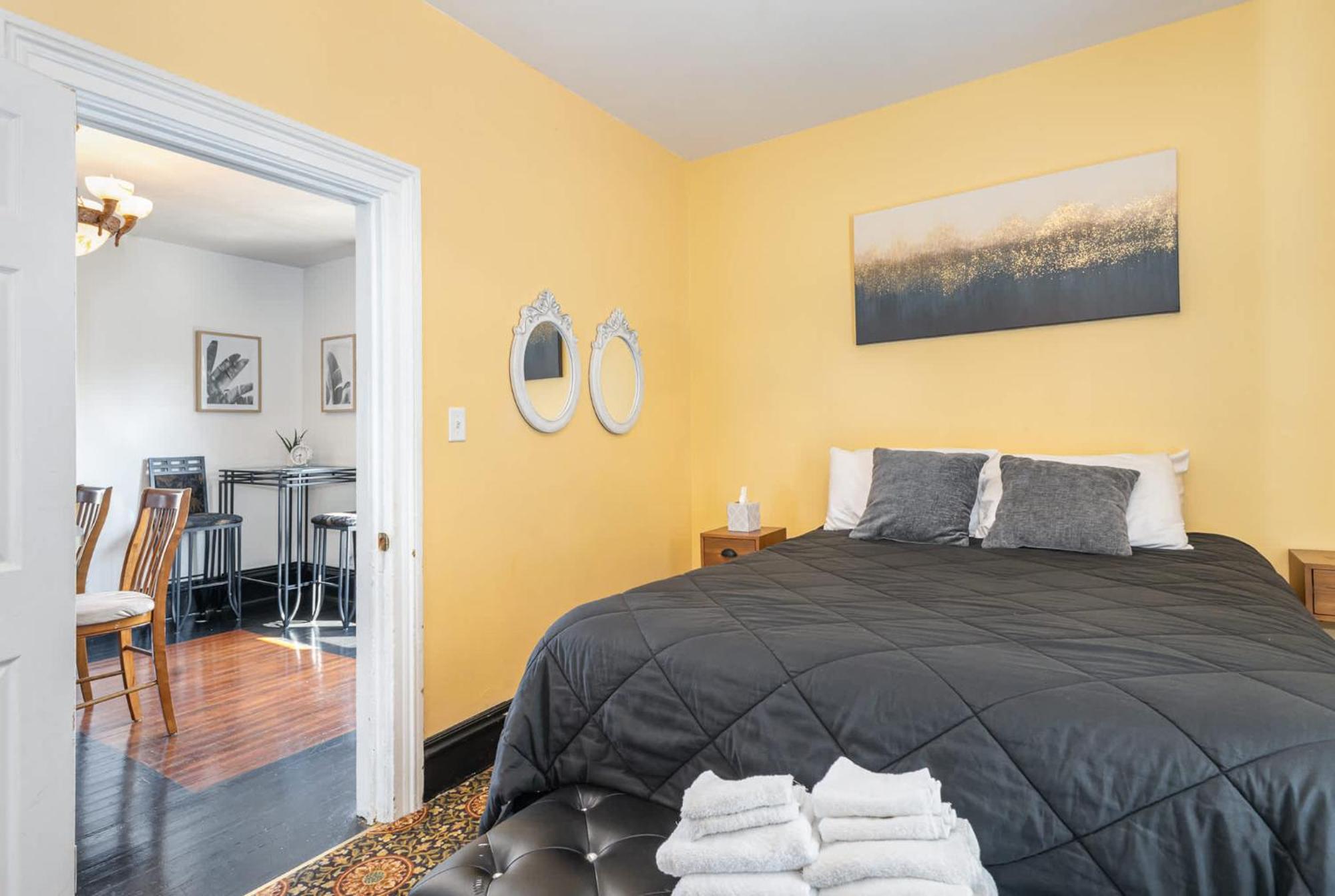 Spacious Upstairs 1Bed- Walking Distance To Beach Outlet Mall Michigan City Exterior foto