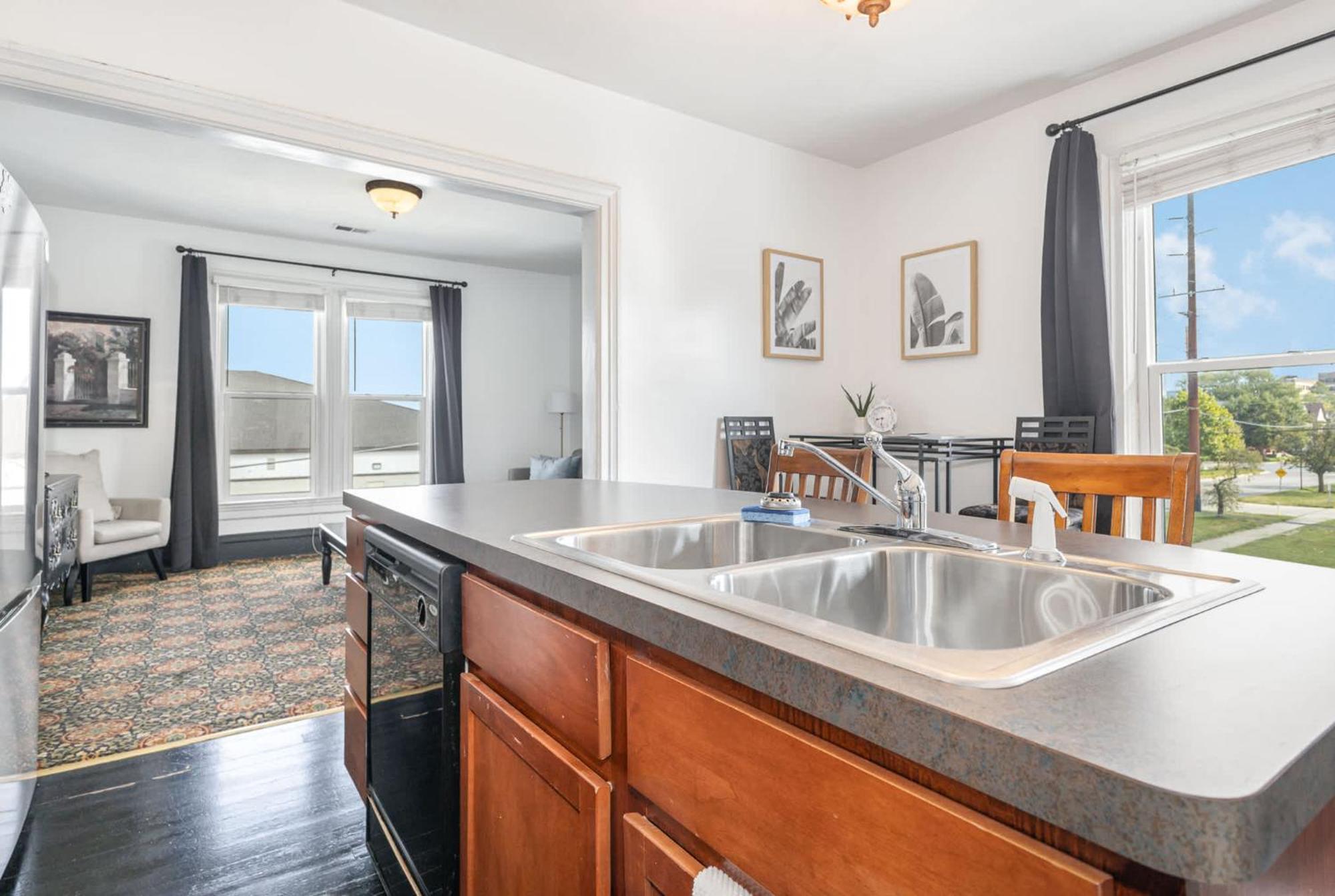 Spacious Upstairs 1Bed- Walking Distance To Beach Outlet Mall Michigan City Exterior foto