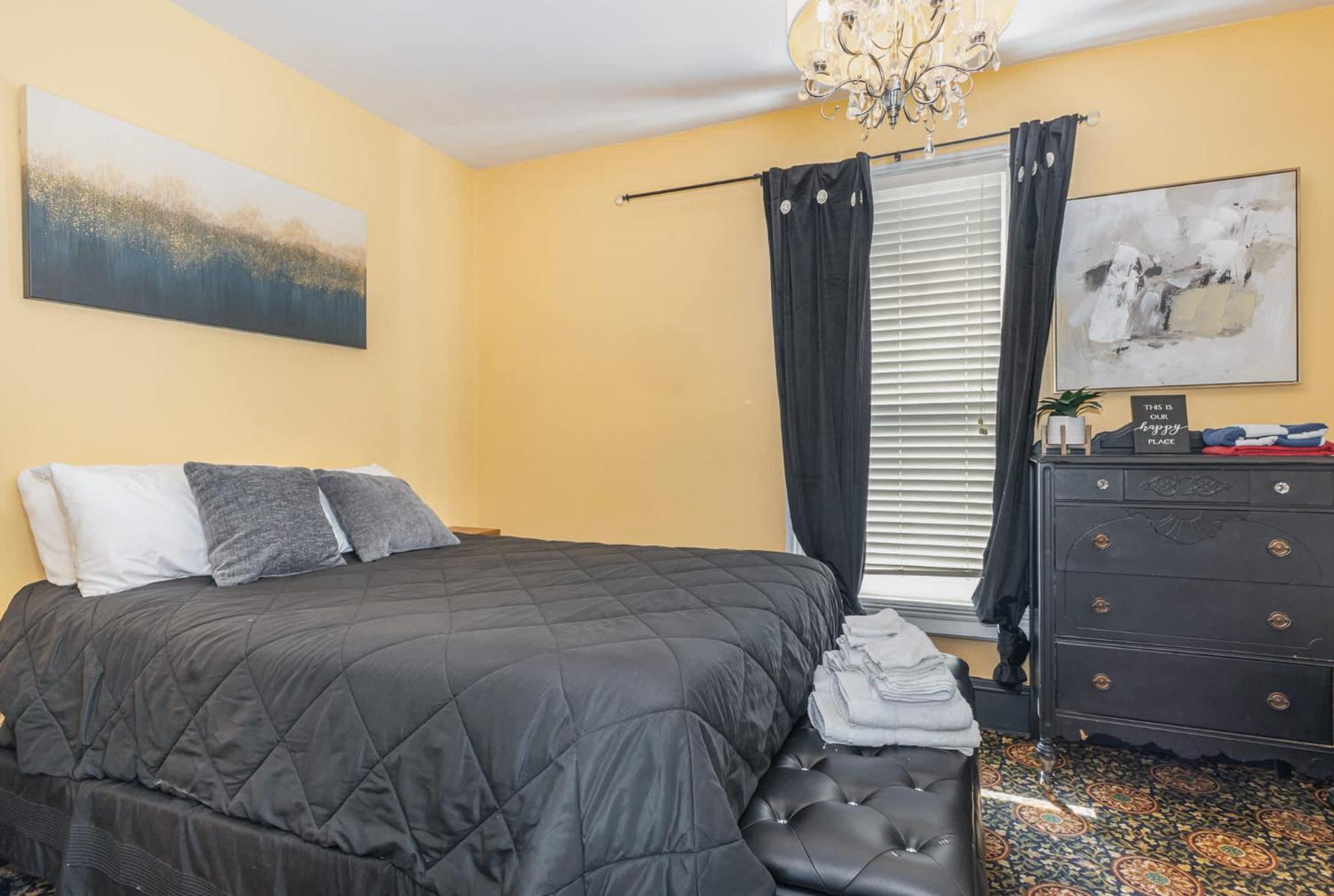Spacious Upstairs 1Bed- Walking Distance To Beach Outlet Mall Michigan City Exterior foto
