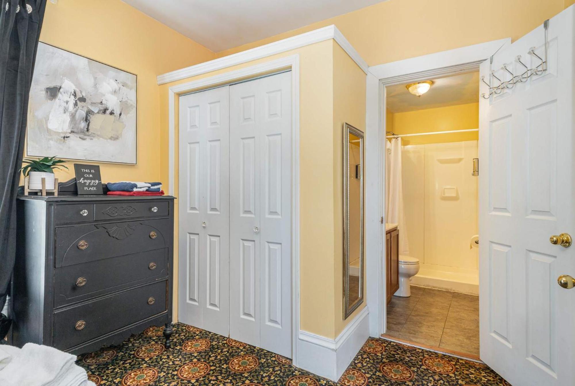 Spacious Upstairs 1Bed- Walking Distance To Beach Outlet Mall Michigan City Exterior foto